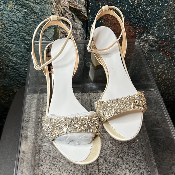 Badgley Mischka Ivanna Embellished Evening Shoe - Picture 11 of 11